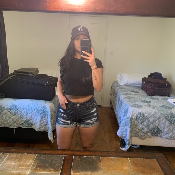 Shorts - Picture 2 of 3